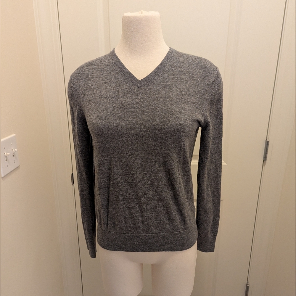 Banana Republic Women's 100% Merino Wool Grey Sweater Size S